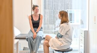 Dokter praat met patient